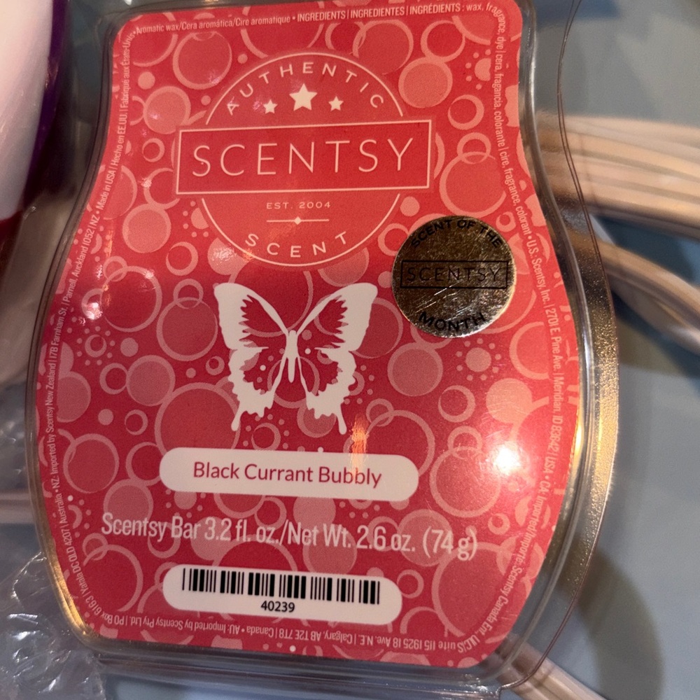 Scentsy Ceramic It’s A Party Warmer + melts - Picture 3 of 5